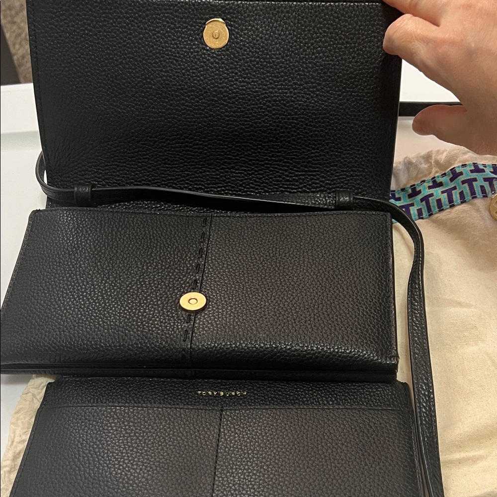 TORY BURCH  McGraw Pebbled Leather Crossbody Bag - Picture 2 of 9